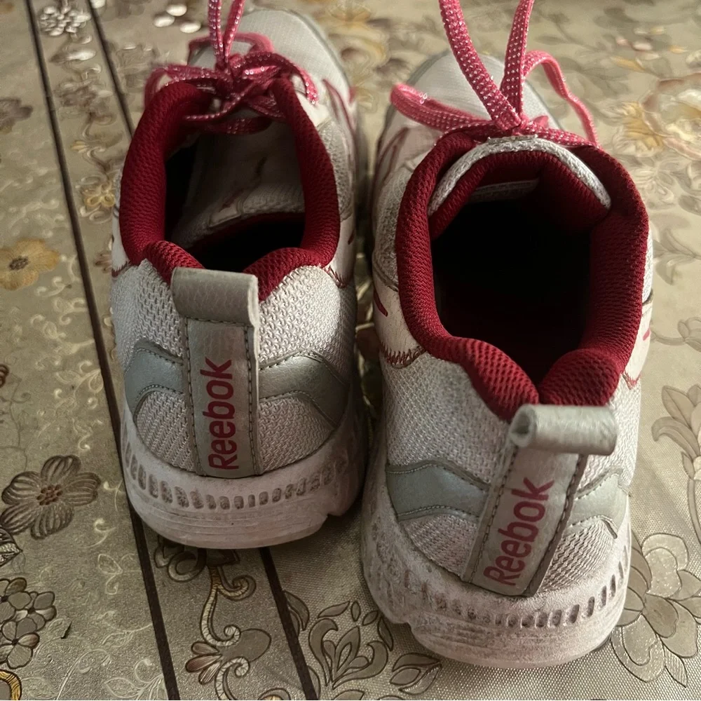 Authentic Reebok Shoes - Picture 2 of 3